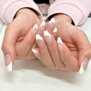 ネイル MAXKELLY正池 白フレンチ募集🕊️のネイルデザイン