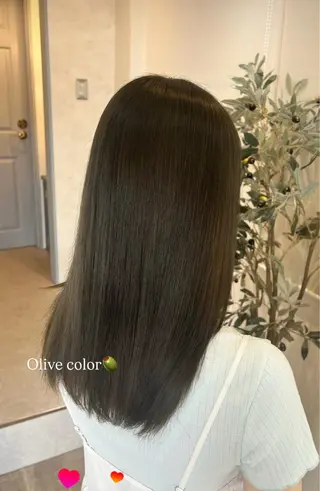 ロング 岡田 はるのヘアスタイル