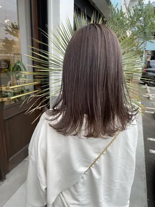 カラー 比嘉 千咲のヘアスタイル