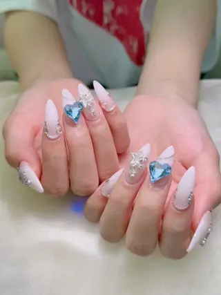 ネイル 💕リリ 🩷のネイルデザイン