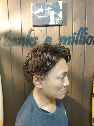ミディアム パーマ メンズ 岡林 選のヘアスタイル