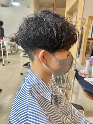 パーマ メンズ 黒崎 美乃里のヘアスタイル