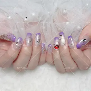 ネイル Queenie 🦋のネイルデザイン