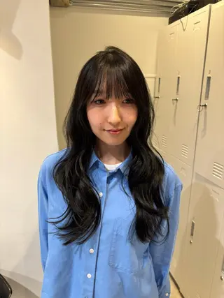 ロング オリーブ🎶アッシュ グレージュちひろ🧸のヘアスタイル