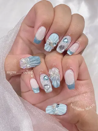 MoON...❤︎ MeGuのネイルデザイン