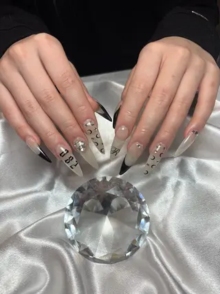 ネイル Yuna 𝝑𝝔*.+゚のネイルデザイン