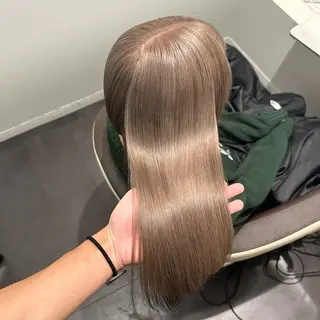 セミロング カラー 💫艶ハイトーン×髪 質改善💫リュウトのヘアスタイル