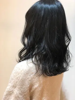 ミディアム カラー 齊藤 衣梨佳のヘアスタイル