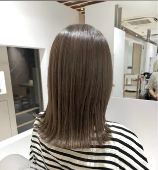 セミロング カラー 白土 さくらのヘアスタイル