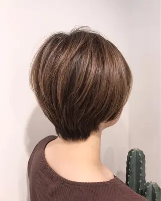 ショート カラー レイヤー/大人ボブ| ワタナベ リョウカのヘアスタイル