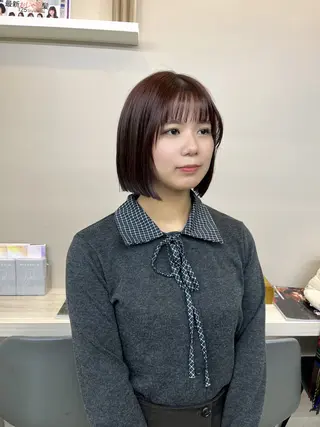 ミディアム カラー ✩.*Aise⟡.· 艶カラー🐈‍⬛🩶のヘアスタイル