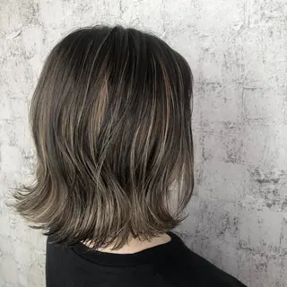 ミディアム カラー 小顔レイヤー/ ベージュ🤍Rieのヘアスタイル