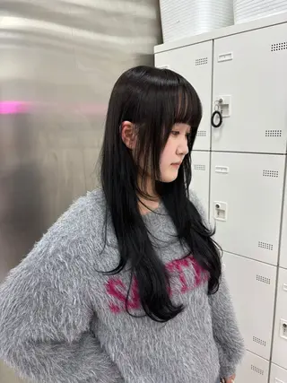 ロング カラー 抜け感レイヤー︴ ニュアンスカラーのヘアスタイル