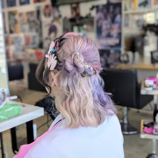 ミディアム カラー ヘアアレンジ 推しカラー🦉にじさ んじカラー🌈🕒✨のヘアスタイル