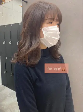 ミディアム カラー 韓国🇰🇷レイヤー カットオリーブカラーのヘアスタイル