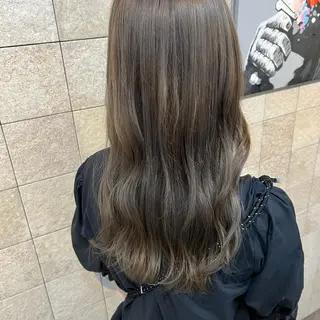 ロング mia over hairのヘアスタイル