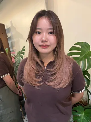 セミロング レイヤーカット\ウル フ　chinatsuのヘアスタイル