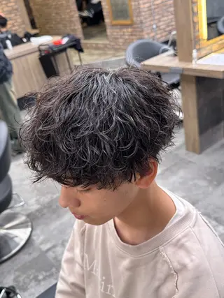 パーマ メンズ シャドウ/フェザー 朝崎倭斗のヘアスタイル