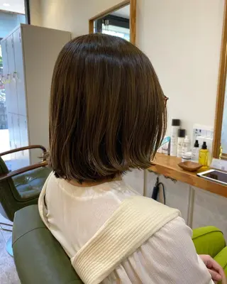 ミディアム カラー エイトウメダ 店長 稲尾友則のヘアスタイル