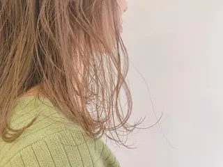 カラー 顔周りレイヤーカット ブリーチminamiのヘアスタイル