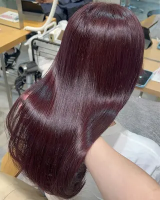 カラー Mo eのヘアスタイル