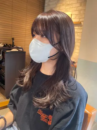 カラー 🩵盛れる顔周り/ 艶カラーemi🩵のヘアスタイル