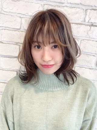 セミロング あやか 白髪ぼかしハイライトのその他イメージ