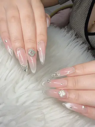 ネイル Lee Nailsのネイルデザイン