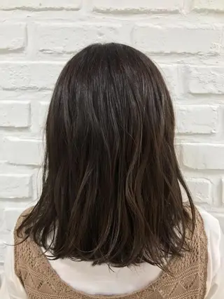 セミロング カラー 【暖色カラー特化】 中山由梨のヘアスタイル