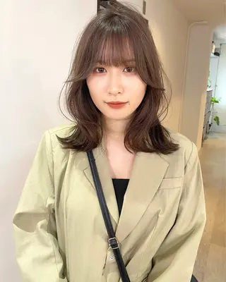 カラー mizuki/ピンク ベージュ.レイヤーのヘアスタイル