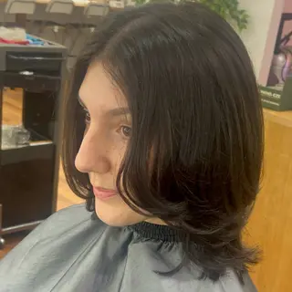 ミディアム 久保山 友奈のヘアスタイル