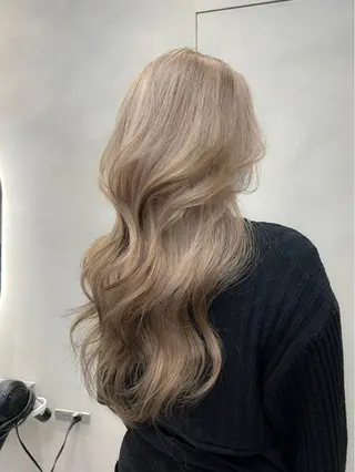 セミロング カラー 🎀ミルクティー/ ブリーチ/花音🎀のヘアスタイル