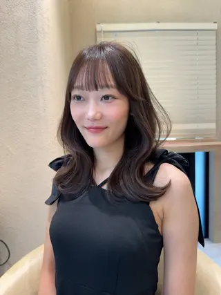 セミロング カラー 🤎小顔レイヤー /ベージュ🤎友香のヘアスタイル