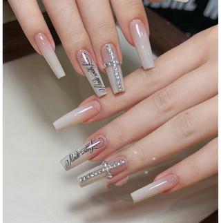 ネイル Dione Nail きよみのネイルデザイン