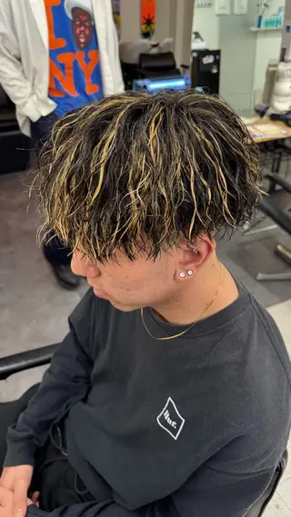 ショート カラー パーマ メンズ ハイトーンカラー メンズパーマだいきのヘアスタイル