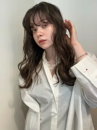 セミロング パーマ nishi fuyumiのヘアスタイル