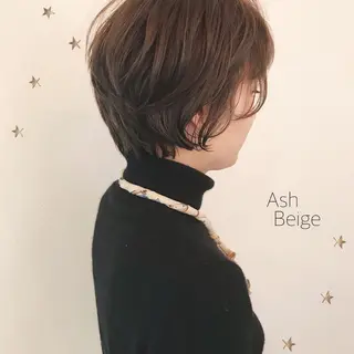 ショート カラー 市川 千夏のヘアスタイル