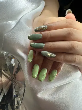 ミディアム YOKOSUKA NAILS💅🩶のネイルデザイン