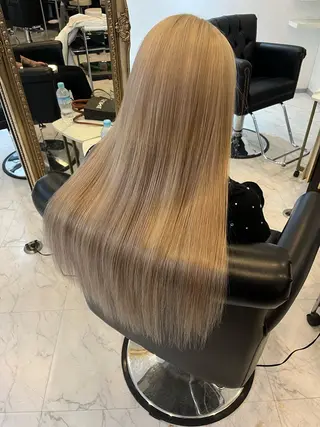ロング ケアブリーチ&シール エクステの店和田翔莉のヘアスタイル