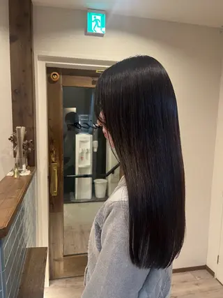 ロング 山本 彩香のヘアスタイル