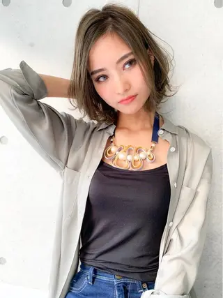 ミディアム カラー ヘアアレンジ 🪞official THREE 横浜🎀のヘアスタイル