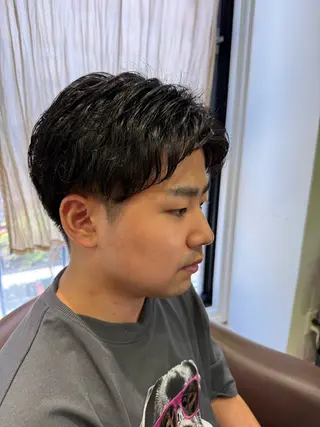 ショート パーマ メンズ 溝口 槙里也のヘアスタイル