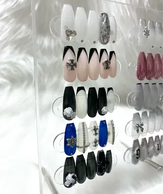 ネイル nailsalon Leu🖤Meiのネイルデザイン
