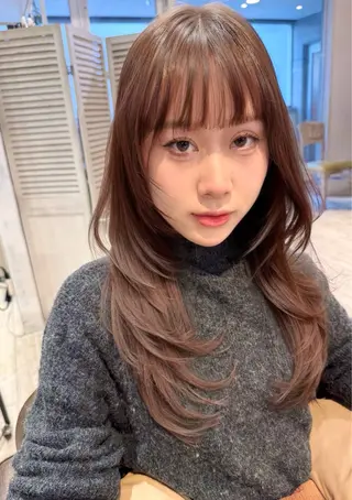 ロング カラー レイヤーカット、 大人可愛い　中村美羅のヘアスタイル