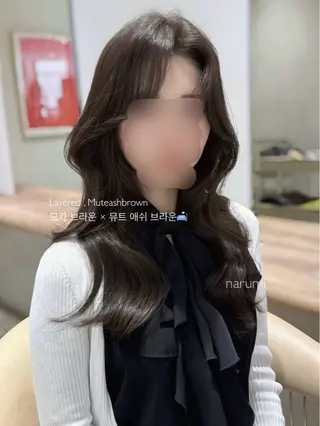 セミロング カラー 縮毛矯正特化🎀韓国 美艶髪🇰🇷なるみのヘアスタイル