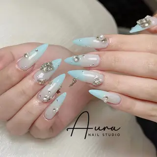 ネイル Aura Nail Studioのネイルデザイン