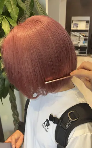 ミディアム ブリーチ×派手髪🎨 岡山駅🌈こうすけのヘアスタイル