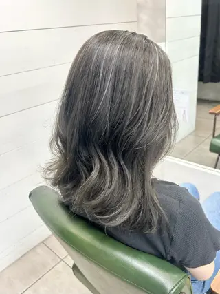 ミディアム レイヤー/艶髪カラー 森本くるみのヘアスタイル