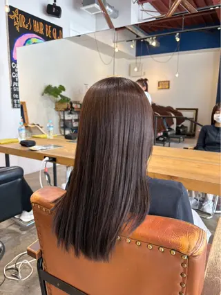 セミロング カラー トイ ハルトのヘアスタイル