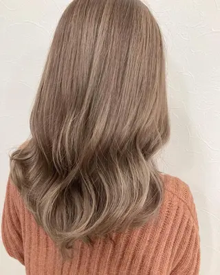 カラー Misirlou Hairのヘアスタイル